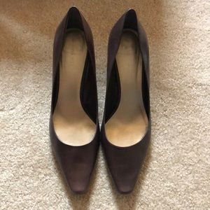 Nine West Pumps. Brown, size 10